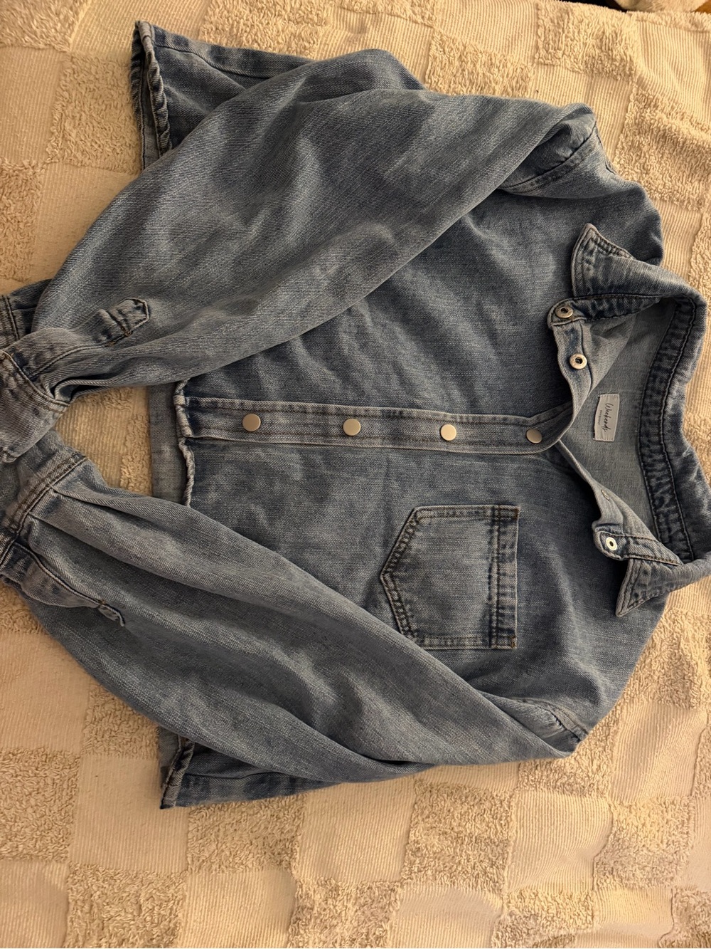 Women’s Light Blue Denim Shirt Jacket - Unbranded